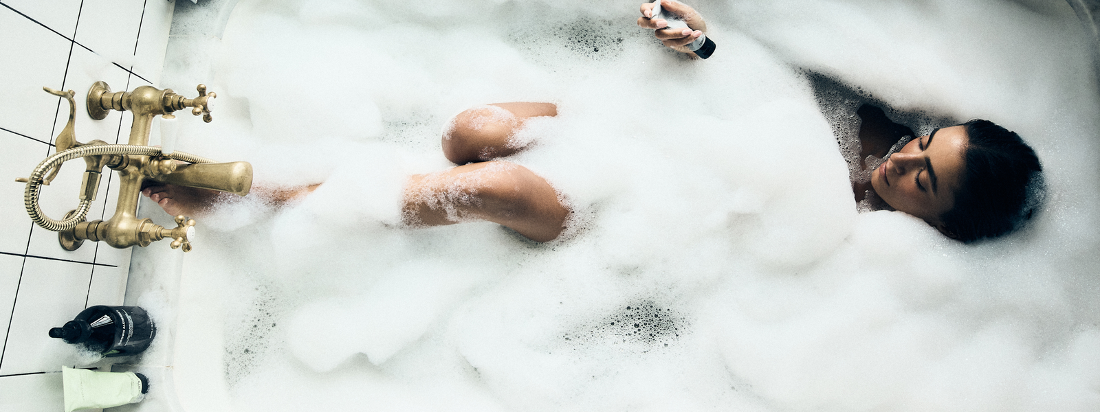 GIFTING KITS + BUNDLES